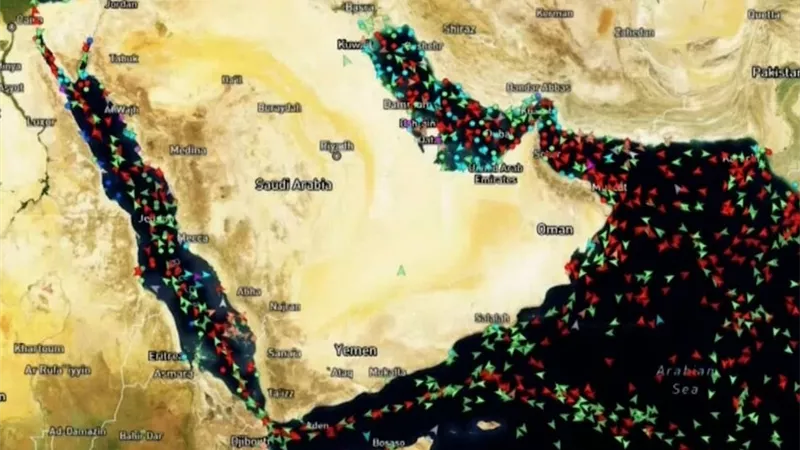 وزير خارجية إيران: هرمز ليس أقل من قناة السويس.. وسنطالب برسوم عبور