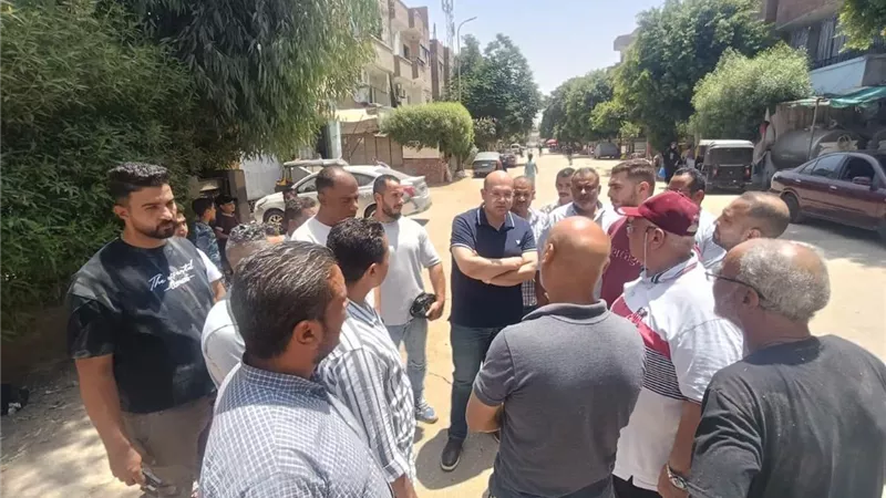 جولة ميدانية بالحوامدية لمتابعة إصلاح هبوطات الصرف الصحي وأعمال الرصف