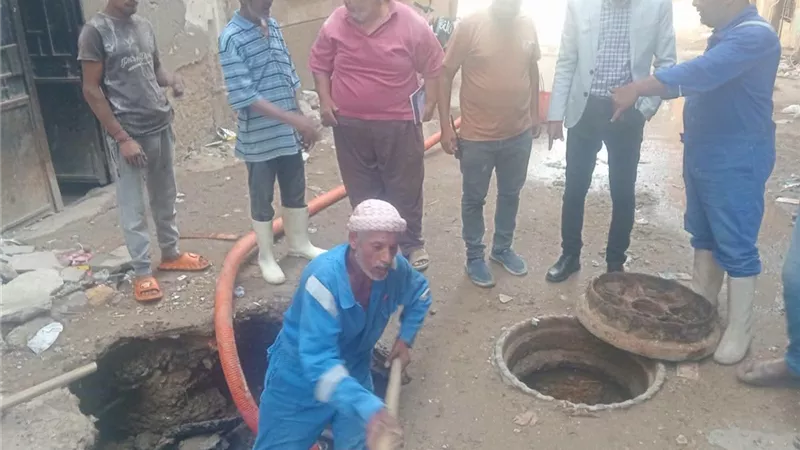 استجابة عاجلة لمعالجة هبوط أرضي بشارع تل القلزم بحي الأربعين بالسويس 
