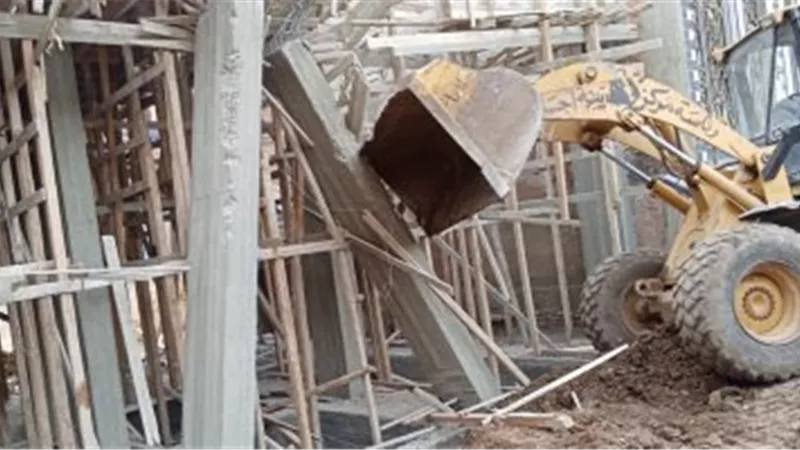 محافظ القاهرة: إزالة عقار مخالف من 12 طابقًا بحي المرج فورًا