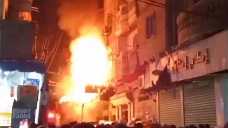 السيطرة على حريق هائل بمحل مفروشات بالورديان غرب الإسكندرية 