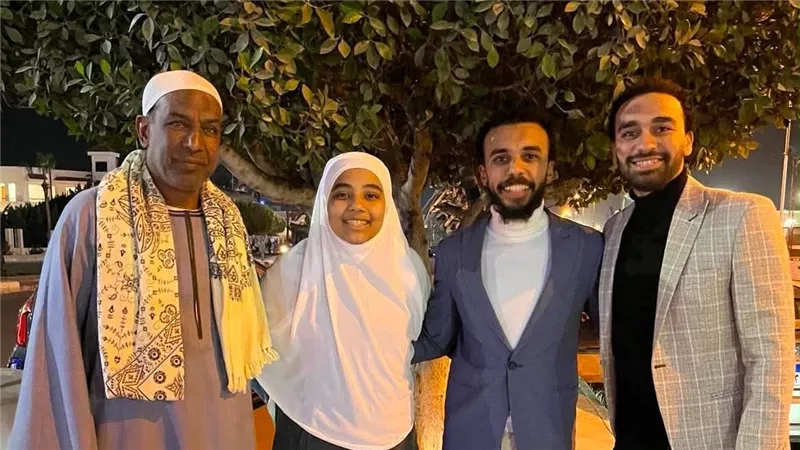 محافظ الإسماعيلية يهنئ الأولى على مستوى الجمهورية في الثانوية الأزهرية  