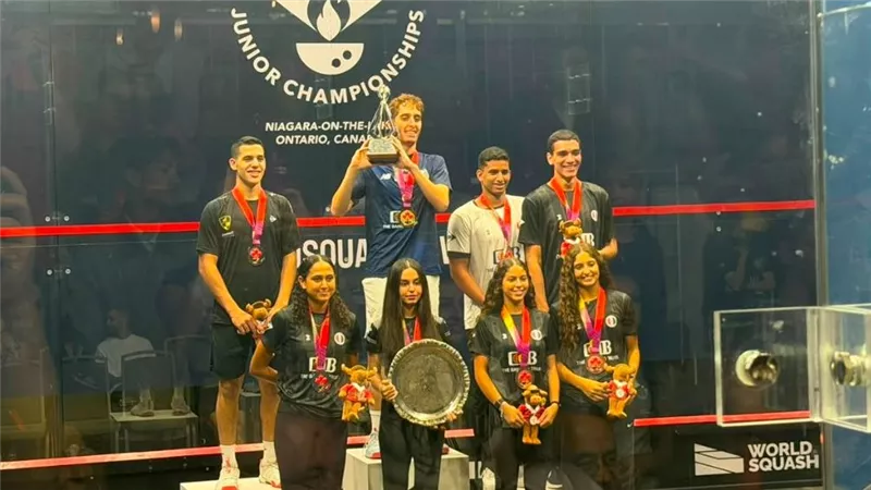 وزير الرياضة يهنئ أبطال الاسكواش بعد السيطرة على بطولة العالم للشباب