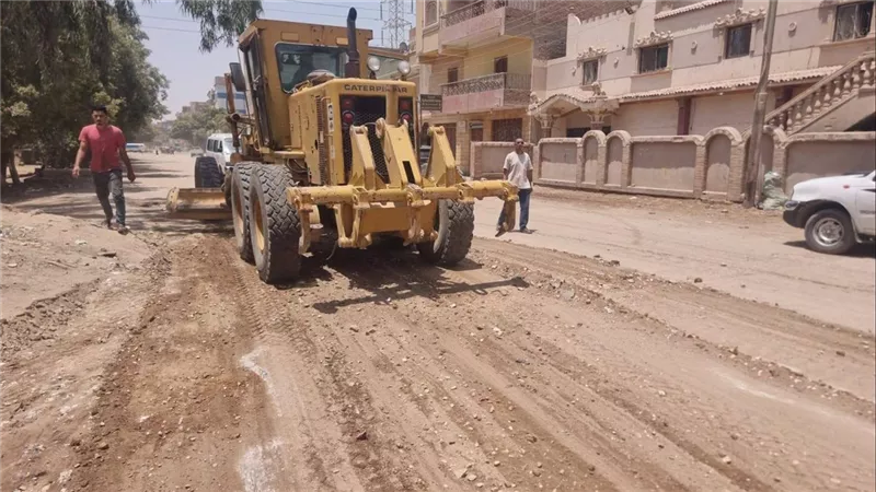 الجيزة تواصل تطوير شبكة الطرق.. رفع كفاءة شوارع الحوامدية ومدخل بهرمس