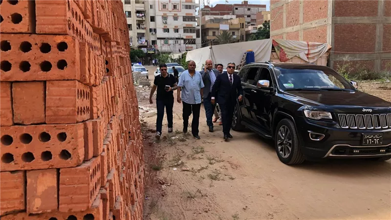 محافظ الدقهلية يتفقد عقارات بطلخا ويشدد لا تهاون في مخالفات البناء