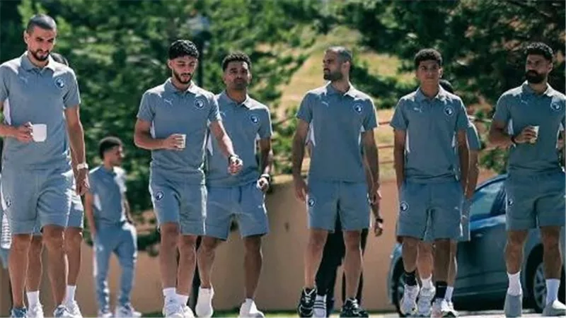 بيراميدز يواصل تحضيراته في تركيا بجولة مشي قبل مواجهة بيرسبوليس وديًا