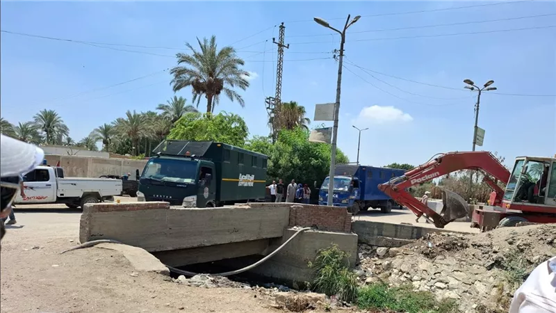 نقل الكهرباء تنفذ البرج رقم 44 بخط منوف - باسوس لتأمين مسار المشروع
