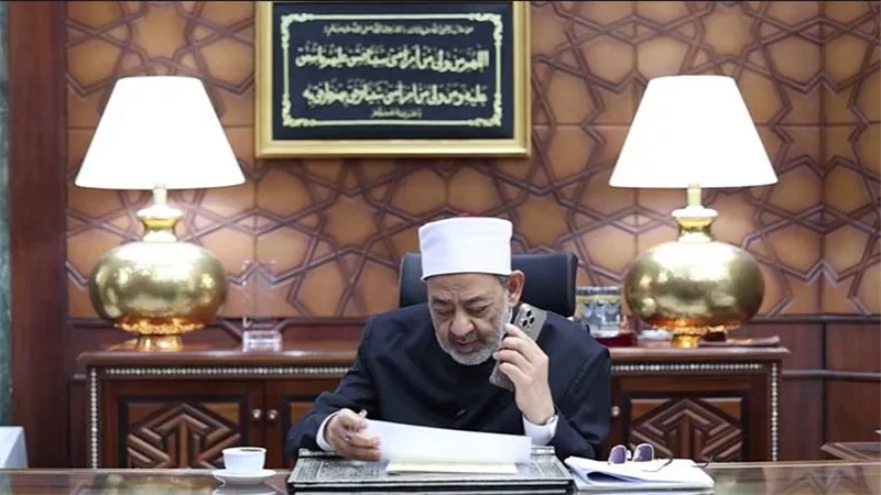 «عقبال العريس والوظيفة».. شيخ الأزهر يهنئ الثانية على الجمهورية بالقسم العلمي