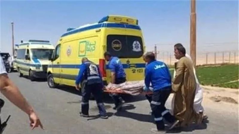 النيابة تحقق في إصابة 8 أشخاص بحادث تصادم على طريق بحيرة قارون