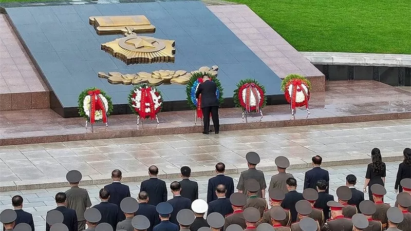في ذكرى هدنة الحرب الكورية.. كيم جونغ أون يزور مقابر الجنود والمحاربين