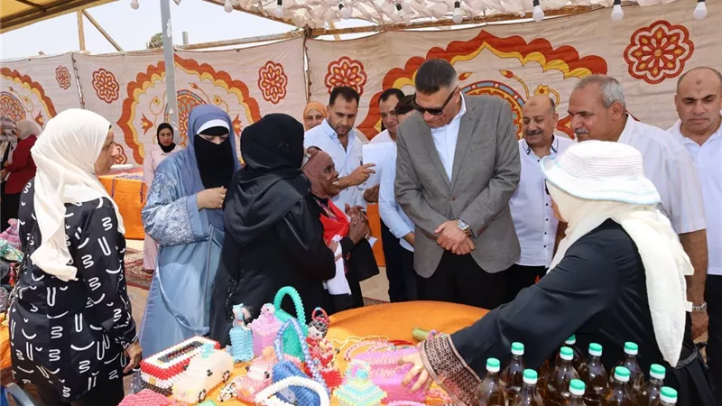 محافظ جنوب سيناء يفتتح معرض المنتجات اليدوية والبدوية بمقصد العائلة بطور سيناء