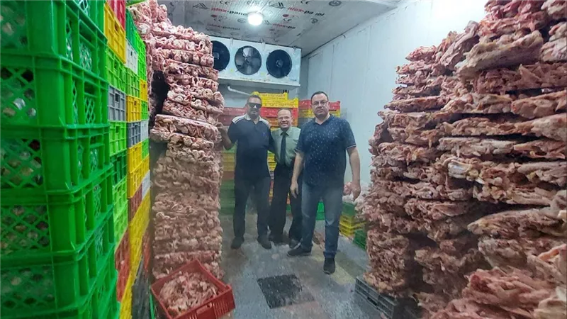 حملات رقابية بالجيزة تضبط مخلفات دواجن ولحوم فاسدة ومشروبات مجهولة المصدر