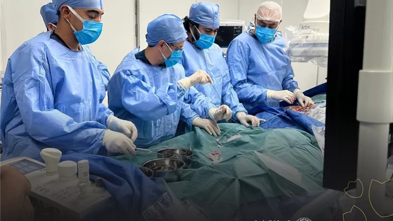 نجاح أولى عمليات زرع الصمام الأورطي بالقسطرة (TAVI) بمجمع السويس الطبي 
