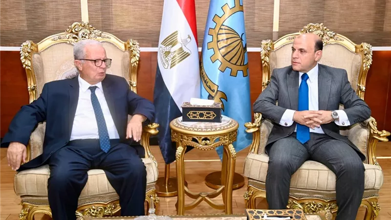 حسين عيسى: الدولة حريصة على دعم الصناعة الوطنية وتعزيز تنافسية الاقتصاد المصري