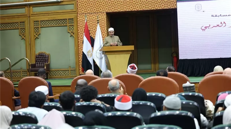 «مئذنة الأزهر» تصنع نجوم الشعر.. سلامة داود: الموهبة تُبنى بالعلم واللغة