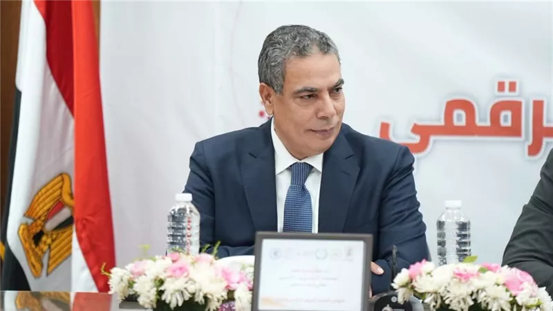 عادل عبدالغفار