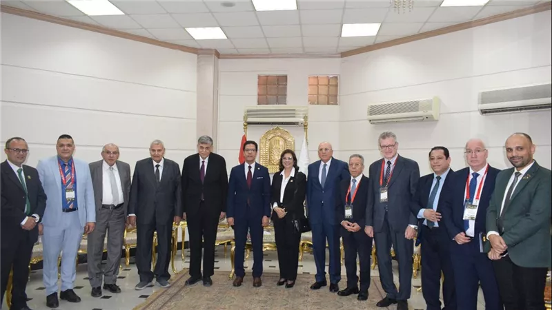 رئيس جامعة بنها يفتتح المؤتمر الـ 13 لكلية الطب بالتزامن مع اليوبيل الذهبي
