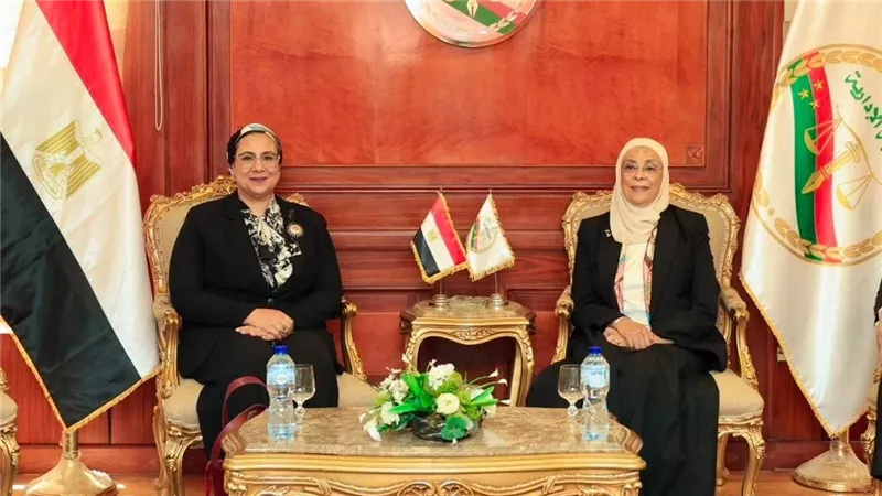 أمل عمار تزور رئيسة هيئة النيابة الإدارية لتهنئتها بمناسبة توليها مهام منصبها
