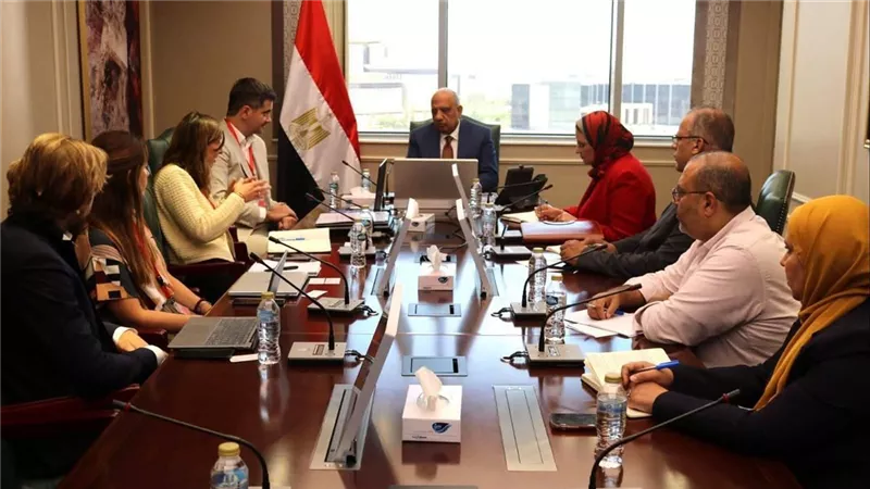 وزير الكهرباء يتابع تطورات مشروع الربط الكهربائي بين مصر واليونان