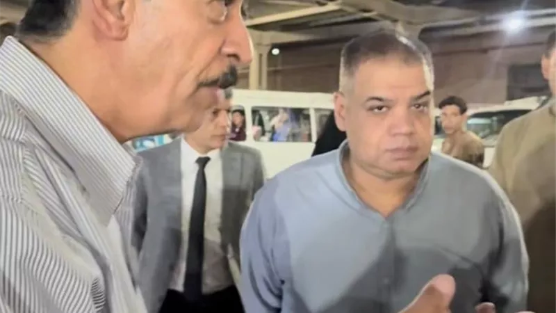 محافظ سوهاج يوجه بتكثيف حملات النظافة ورفع الإشغالات بشوارع وميادين المحافظة