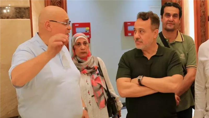 إيهاب فهمي يبدأ أولى مهامه بعد رئاسة البيت الفني للمسرح |صور