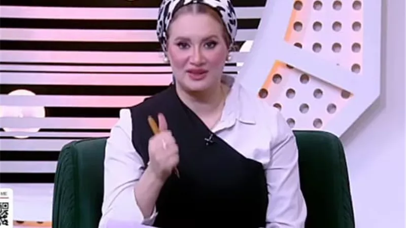 «ربة أجيال» بدلاً من «ربة منزل».. صاحبة المقترح تبرر.. ونهى الجندي تعارض