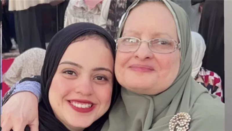 «ماما ماتت بسبب  الطيبات».. ندى عبد التواب تروي قصة وفاة والدتها: «أنا خصيمة العوضي»