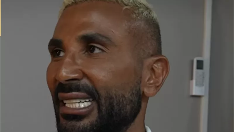 أحمد سعد: 
