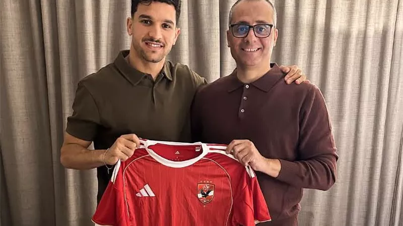 رسميًا.. الأهلي يتعاقد مع الجزائري منصف بقرار لمدة 3 مواسم