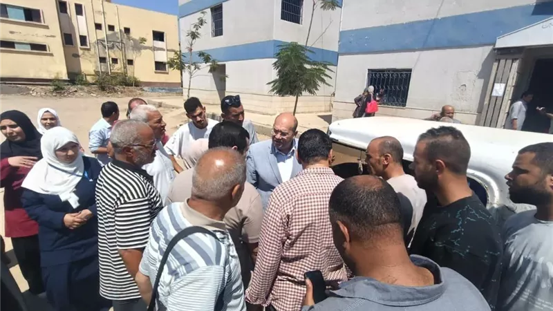 نائب محافظ الجيزة يوجه برفع القمامة أولًا بأول خلال جولة بمنشأة القناطر