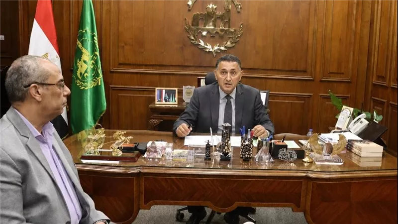 محافظ القليوبية يتابع إجراءات دراسة خفض الحد الأدنى للقبول بالثانوية العامة