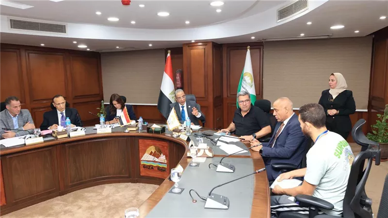 الأنصاري يوجه بفحص عقارات أرض اللواء وإحالتها للجنة المنشآت الآيلة للسقوط