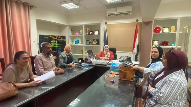 وكيل تعليم السويس تبحث تطوير التعليم الفني وتعزيز التعاون مع معهد علوم البحار 