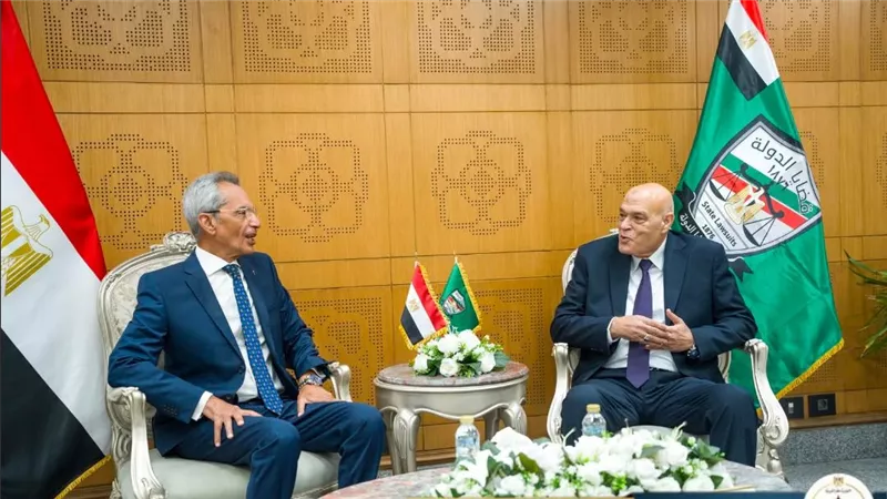 وزير المجالس النيابية يهنئ رئيس هيئة قضايا الدولة بتوليه مهام منصبه 