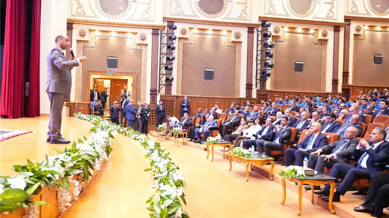 وزير العمل يوجه 3 رسائل بخريجي «المدرسة السويدية»: أنتم جيل المستقبل