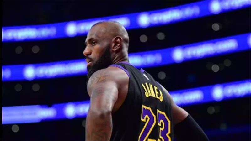 فيلادلفيا ‌سيفنتي سيكسرز يعزز طموحات فيلادلفيا نحو لقب الـNBA
