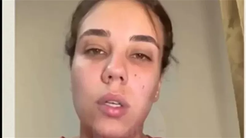 محمد علي خير يدعو للتسامح مع مضيفة الطيران: لسنا ملائكة نمشي على الأرض 