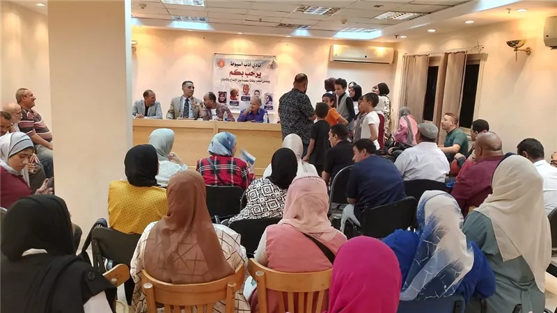 مختارات شعرية لشعراء الصعيد في لقاء بنادي أدب قصر ثقافة أسيوط