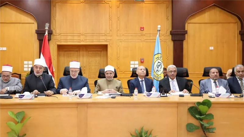بعد قرار التكليف.. مجلس جامعة الأزهر يوجه الشكر لسلامة داود ويهنئ محمود صديق