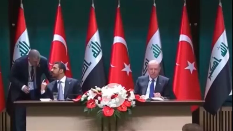 فيديو.. علي الزيدي يوبخ أحد الوزراء خلال مؤتمر صحفي مع أردوغان 