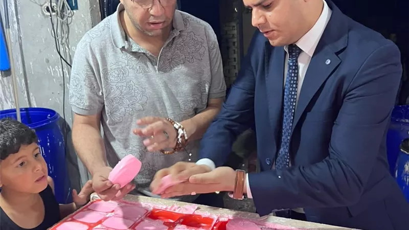 حماية المستهلك يضبط ورشة غير مرخصة لتصنيع المنظفات المغشوشة في الغربية