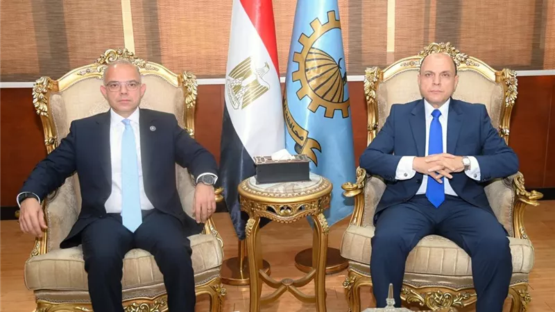 وزير الاستثمار ومحافظ الغربية يتفقان على دراسة إنشاء مكتب لخدمات المستثمرين