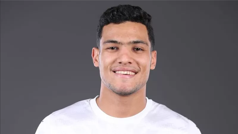 المصري يتعاقد مع مصطفى العش لاعب الأهلي لأربعة مواسم
