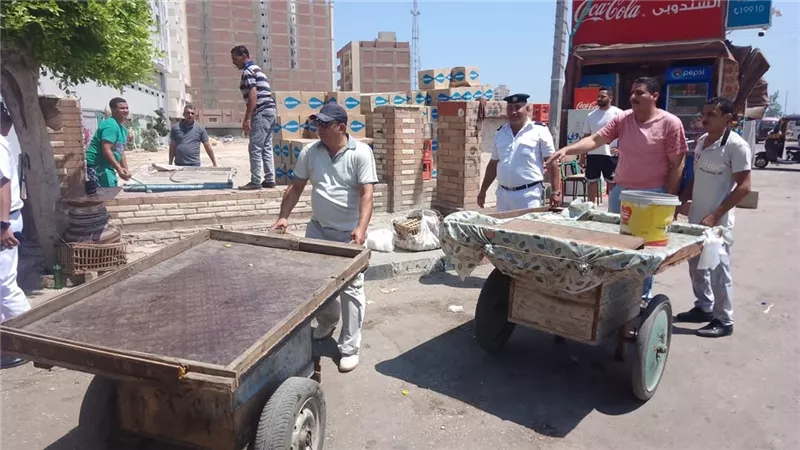 محافظ الدقهلية يتابع أعمال حملة لرفع الإشغالات بشوارع حي غرب المنصورة