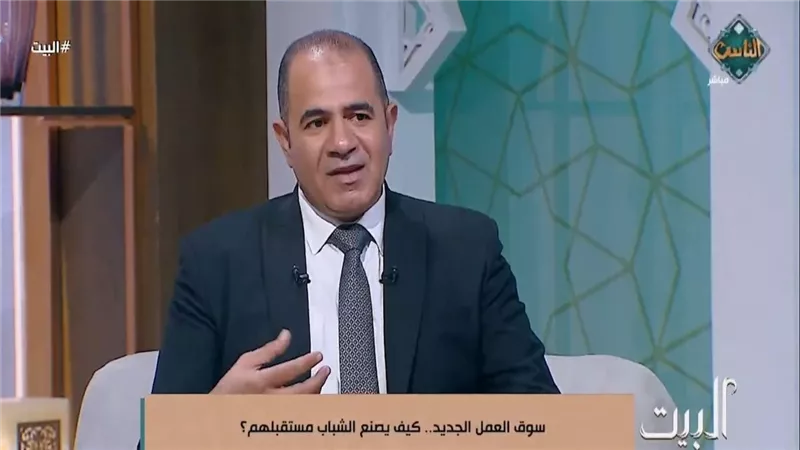 ما الفرق بين المشروعات الصغيرة ومتناهية الصغر؟.. أستاذ علم الاجتماع يجيب