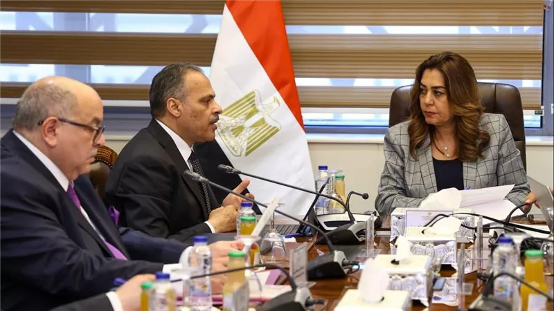 منال عوض: حملات ميدانية ورقابة يومية لتحسين مستوى النظافة بالشرقية