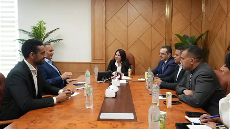 انتظام تسليم الوحدات ومتابعة مشروعات الشراكة بالعلمين الجديدة