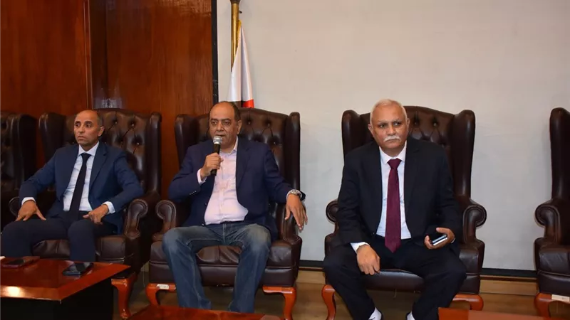 غرفة الجيزة تبحث مطالبات فروق النسب لبقالي التموين بالتنسيق مع التموين