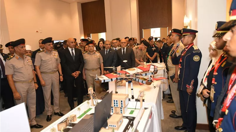 جامعة سوهاج تعرض جهازا ذكيا لتوفير المياه بمعرض الأكاديمية العسكرية للاتصالات