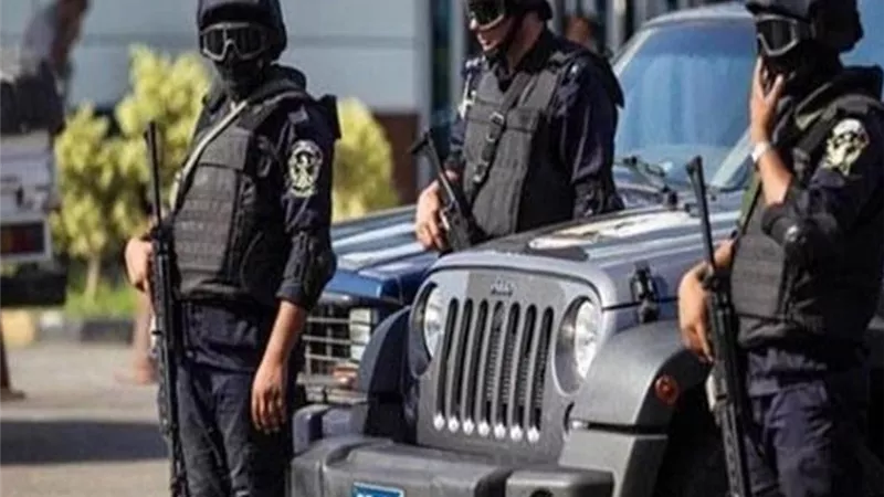القبض على تشكيل عصابي تخصص في سرقة الشقق بالشيخ زايد